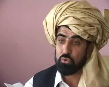 آدمکشان آزادانه و مسلح همراه با نيروهای دولتی قدم می زنند