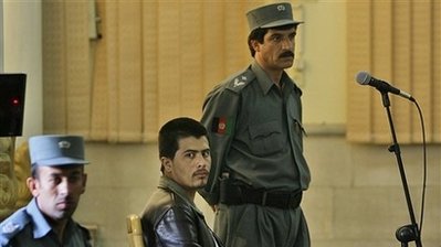 پرويز کامبخش شش ماه پس از صدور حکم اعدام همچنان در انتظار محاکمه و زندانی است