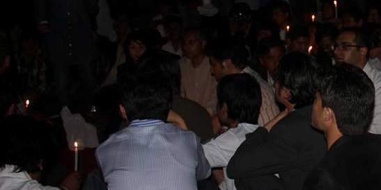شب سپید: برگزاری شب شعر در محل اعتصاب دانشجویان دانشگاه کابل