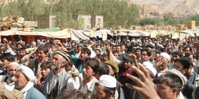 اعتراض شدید بامیانی ها به نا امنی در راه ها و سر بریده شدن چند مسافر توسط طالبان