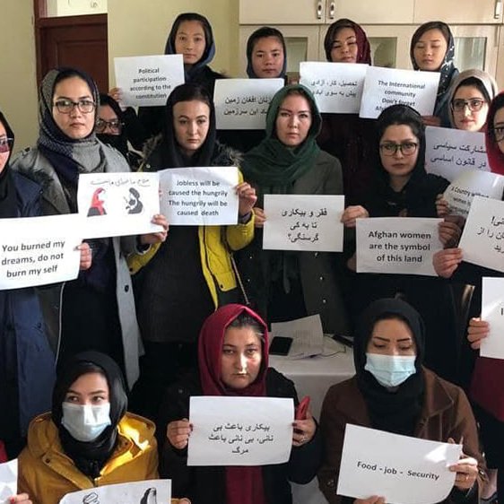 زنان هزاره و تاجیک علیه حکومت تک قومی و تک جنسیتی طالبان