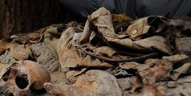 چند عکس از گور دسته جمعی یافت شده در شهر مزار شریف