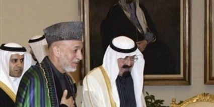 کرزی در کنار عبدالله پادشاه عرب و حامی ترور و آدمکشی در افغانستان
