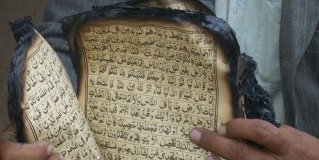 به آتش کشیده شدن صد ها جلد قرآن توسط کوچی ها در منطقه ی کجاب بهسود