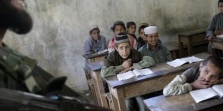 وقتی فاروق و رحیم وردک کدخدا باشند