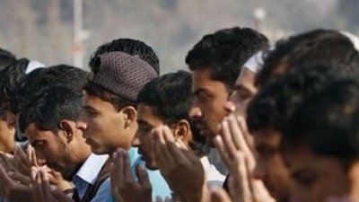 جلال آباد: نماز افغان های مسلمان برای بارش باران