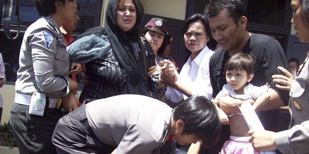 بیکاری شدید در افغانستان و نصیحت پدرانه حامد کرزی 